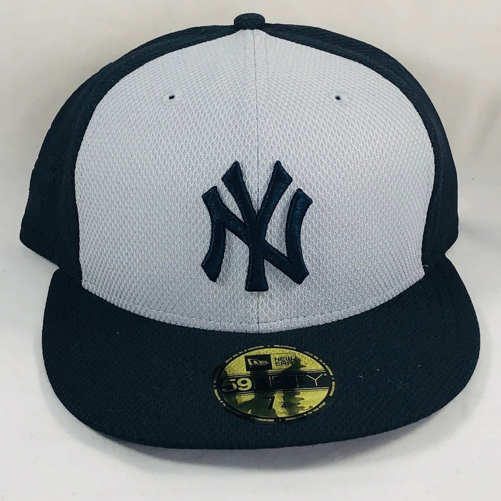 BRAND NEW NEW YORK YANKEES 59FIFTY HAT SZ 7 1/4